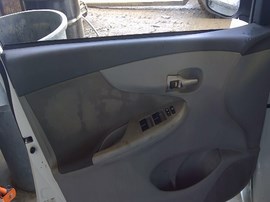 2010 TOYOTA COROLLA, WHITE, LE, 1.8L, AT, FWD.  Z25188